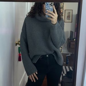 Zara turtleneck kit sweater THICK! Size medium